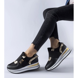 Black slip-on sneakers with the Sages platform 1
