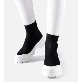 Black sneakers with a flexible upper Varden 1