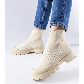 Beige sneakers with a flexible upper Varden 1