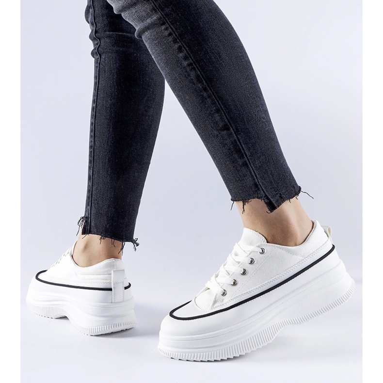 White sneakers on the Plesio platform 1