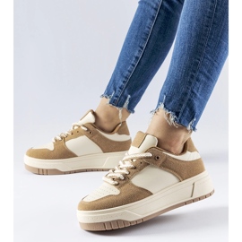 Beige sneakers on the Crim platform 1