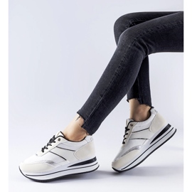 White sneakers on the Nutter platform beige 1