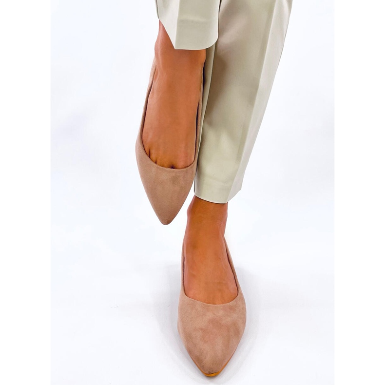Marani Khaki low heel pumps beige 1