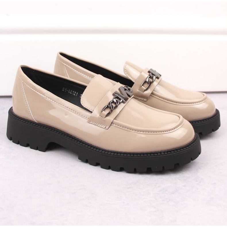 Vinceza W JAN269 beige patent moccasins 2