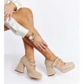 Beige pumps with a massive block heel Cher 1