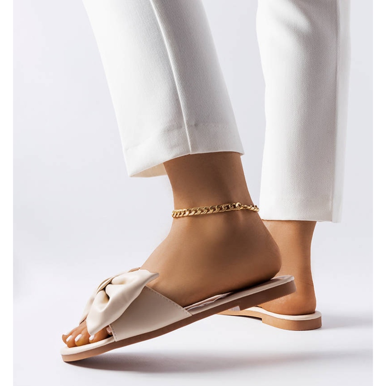 Beige elegant sandals with a bow from Garnier 2