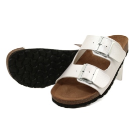 IZZI Alex Silver medical flip-flops 3