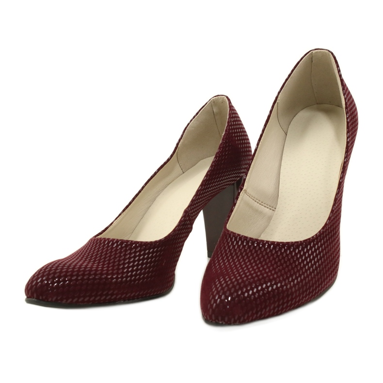 Burgundy pumps on the ZUZA post 138 red 2