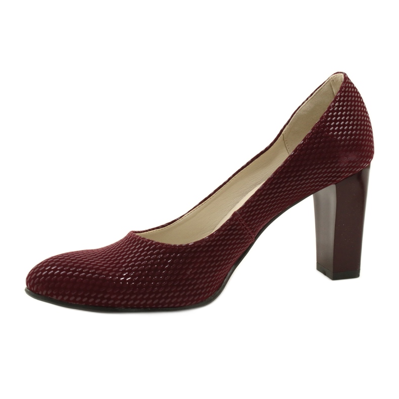 Burgundy pumps on the ZUZA post 138 red 1