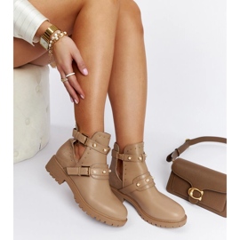 Beige ankle boots with a cutout and Asker pearls 1