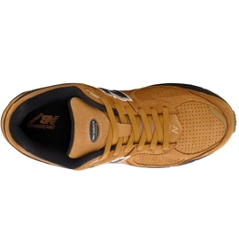 New Balance M M2002REI sports shoes brown 1