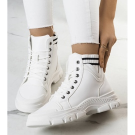 Innes white insulated boots 1