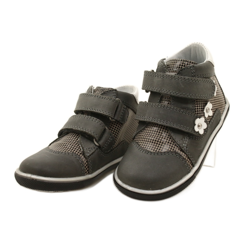 Girls' leather shoes with white flowers 91904 gray bartek grey 3