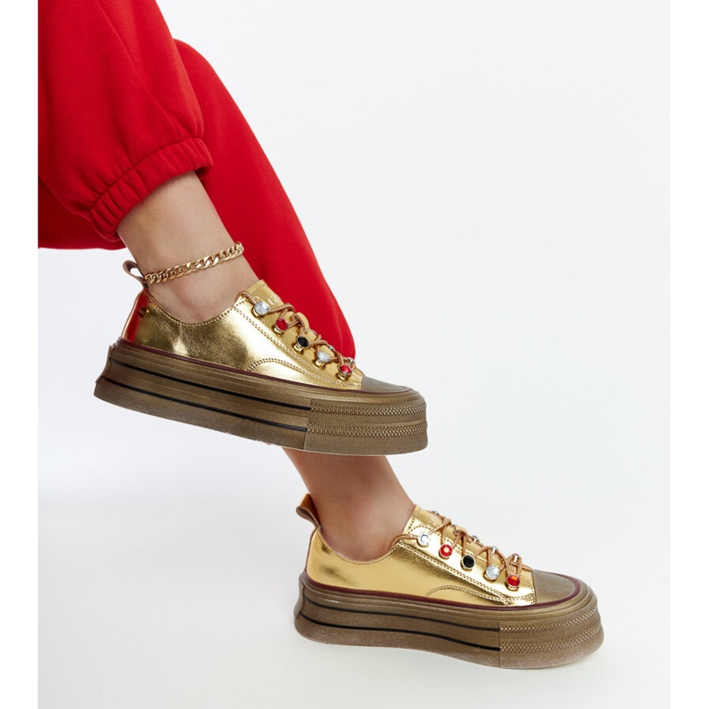 Gold sneakers on the GOE NN2N4055 platform golden 2