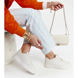 Beige sneakers on the Mentha platform 1 Beige sneakers on the Mentha platform 1