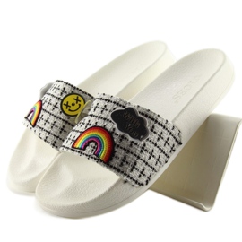 8228 White slippers with pins 1