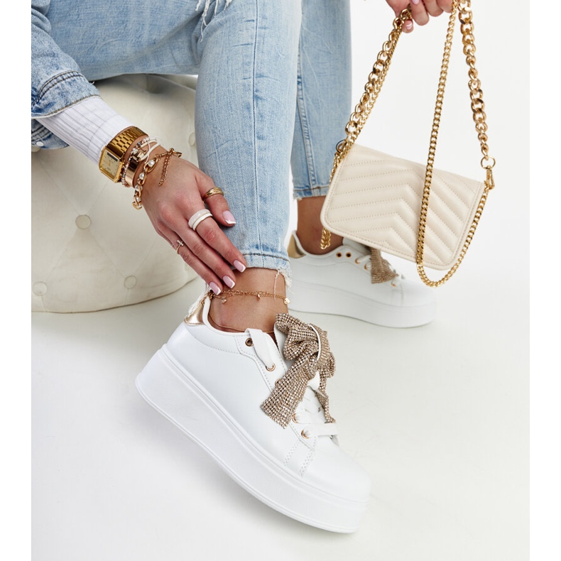 White sneakers on a high platform Rensje 1