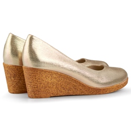 Gold wedge pumps - women's shoes with a comfortable wedge golden 1 Gold wedge pumps - women's shoes with a comfortable wedge golden 1