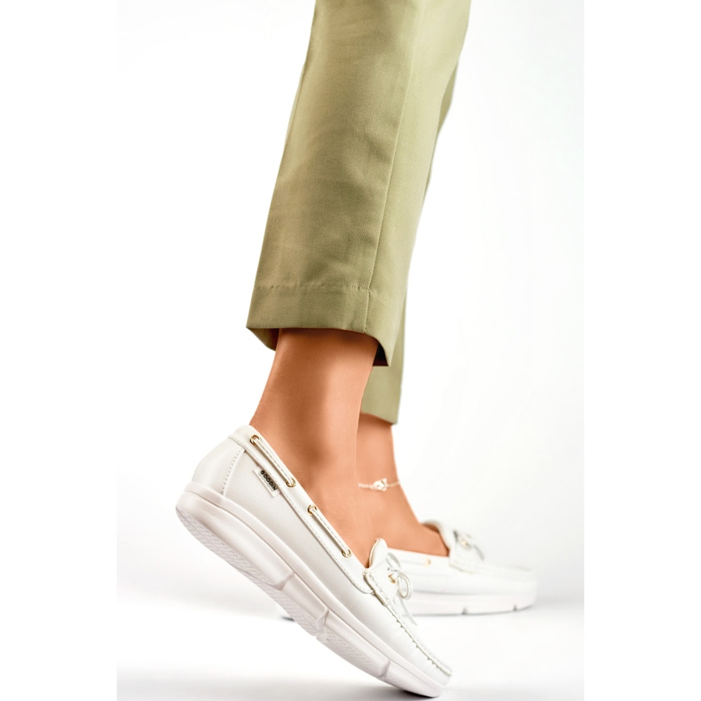 Comfortable women's moccasins in white. Comfortable women's moccasins 1