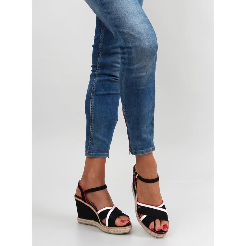Wedge sandals Tomy 1234 black 1