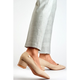Beige pumps with low heels 1
