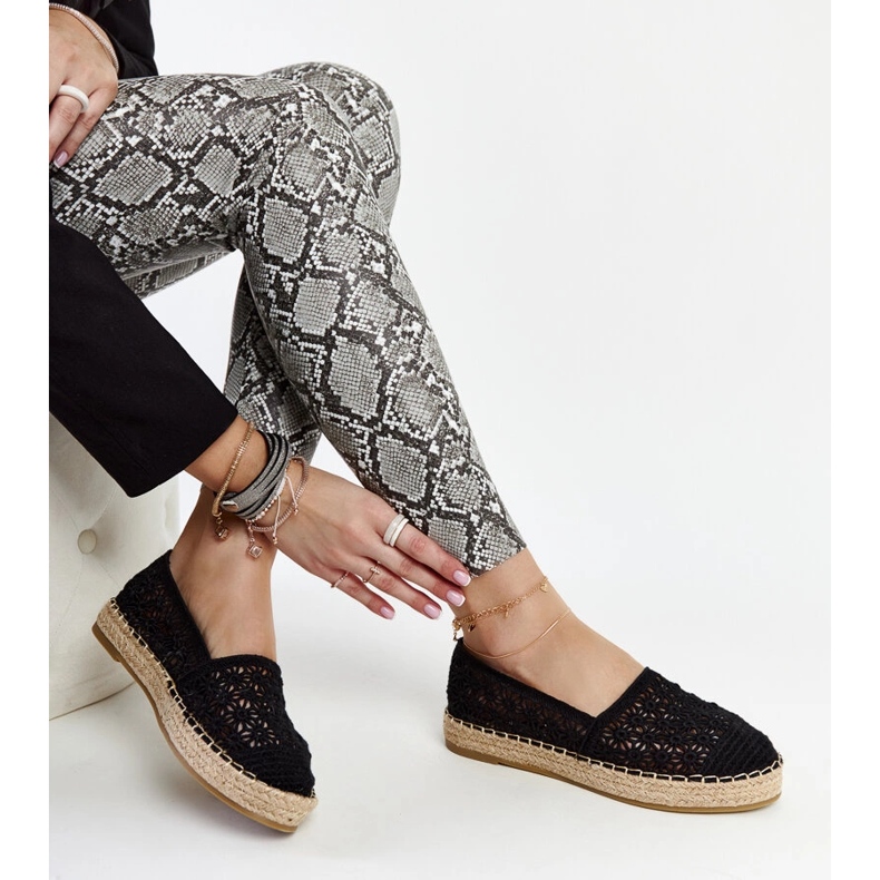 Black lace espadrilles on the Samra platform 1