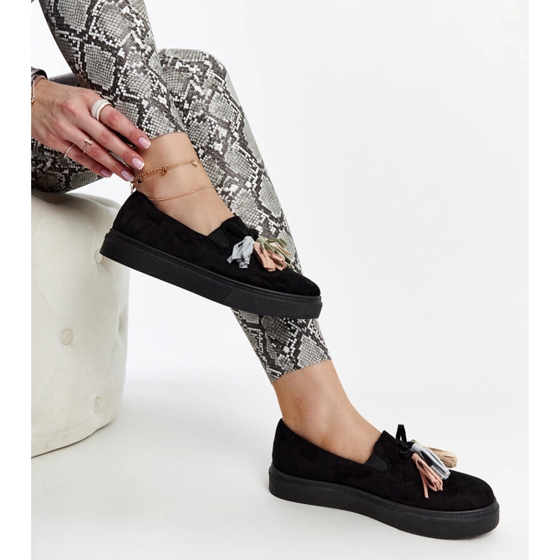 Black shoes with colorful tassels from Adaldrida 1 Black shoes with colorful tassels from Adaldrida 1