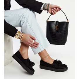 Black shoes with tassels from Adaldrida 1