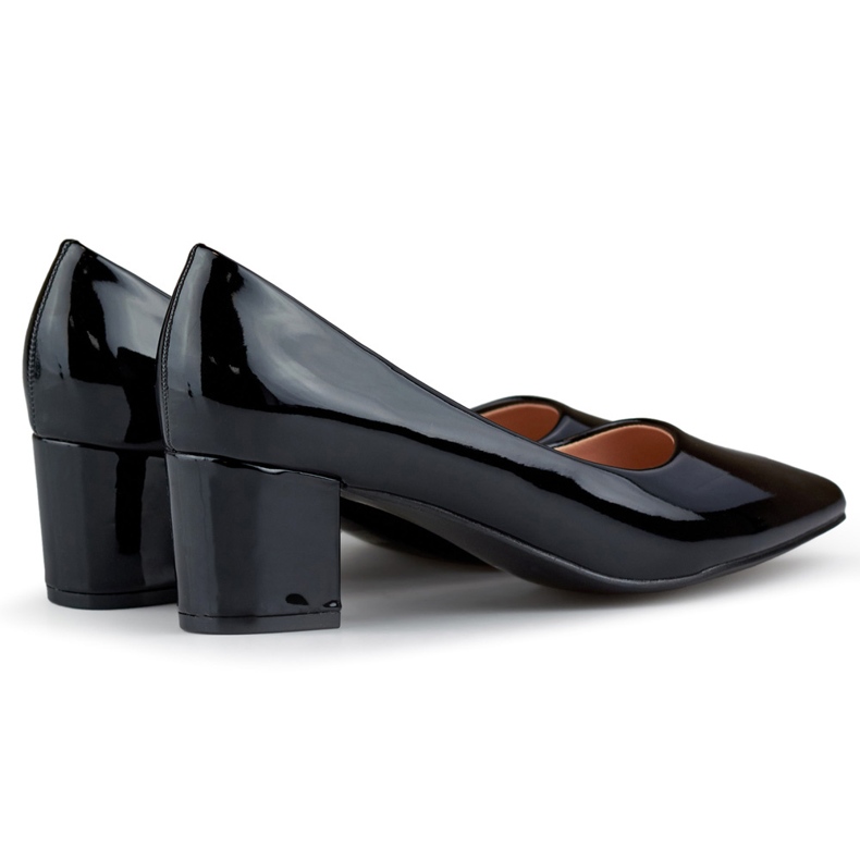 Patent black pointed-toe pumps with a low heel 1