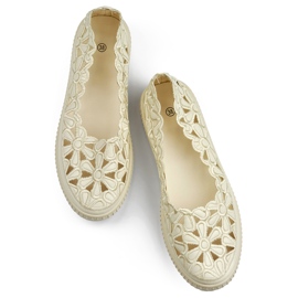 Ballet flats with openwork cutouts, women's shoes with a floral pattern beige 1