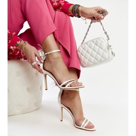 White sandals with feathers by Adalgisio 1