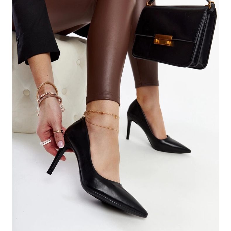 Black classic Yassira high heels 1