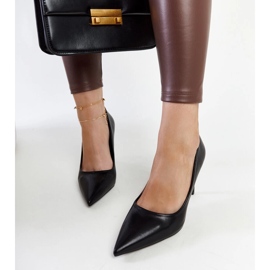 Black classic Yassira high heels 2