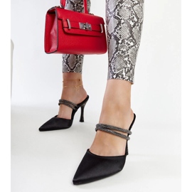 Black high-heeled flip-flops by Raffaelina 1