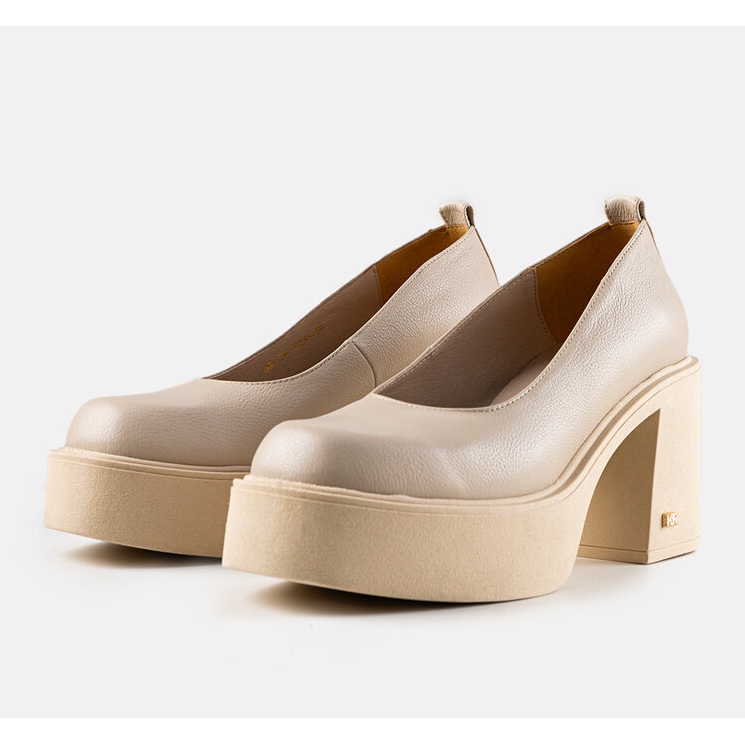 Beige leather high-heeled pumps by Karino 1