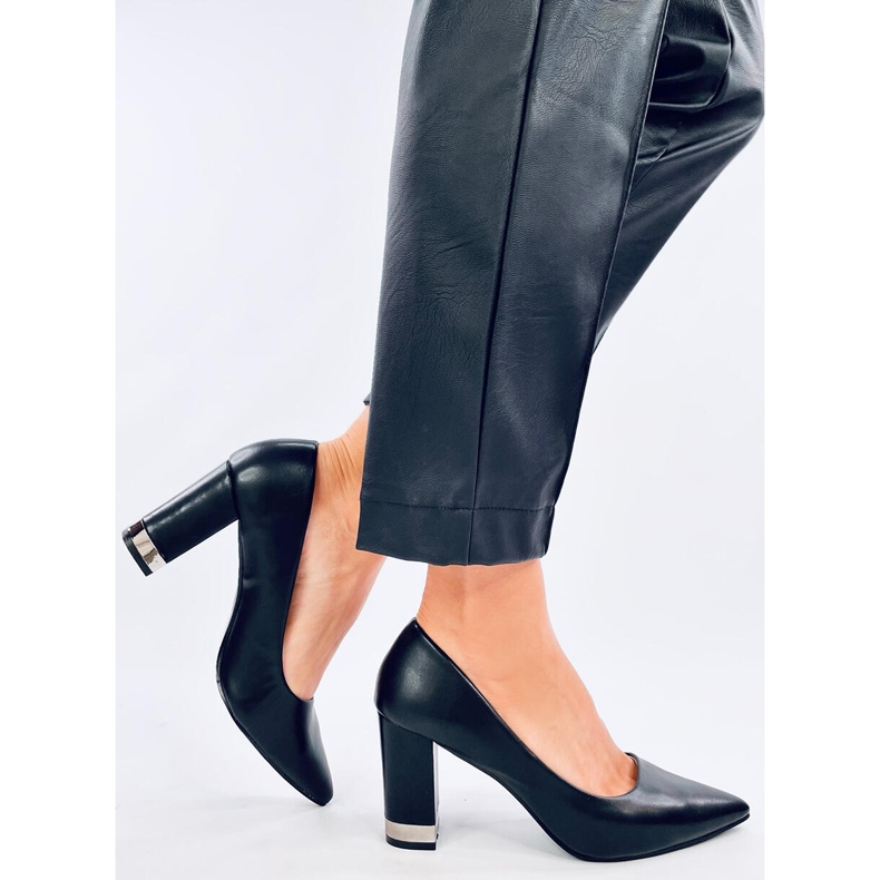 Tarai Black high heel pumps 2