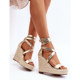 Wedge sandals with golden Salthe braid 2