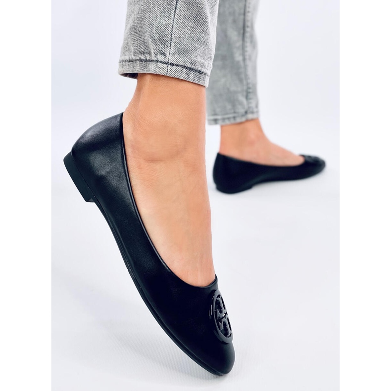 Elegant Irvina Black ballet flats 2