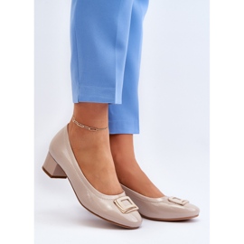 Vinceza Patent leather pumps on a block with a decoration, Beige Enollia 2