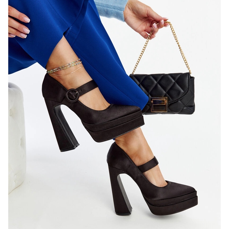 Mikea black high heel pumps 1