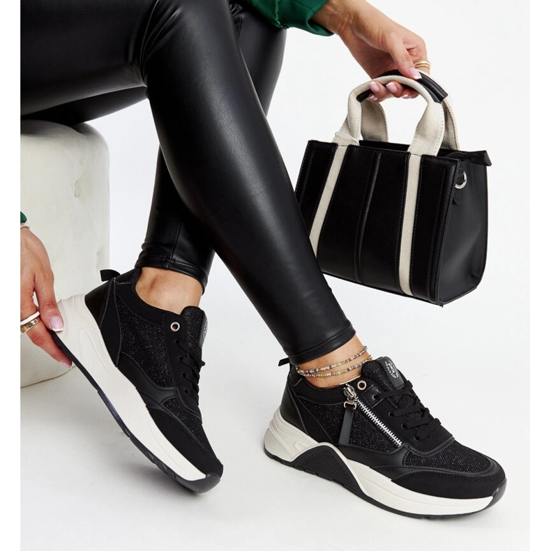 Black shiny sneakers on the Makda platform 1