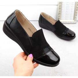 News Women's comfortable slip-on shoes, black Unisoft 1