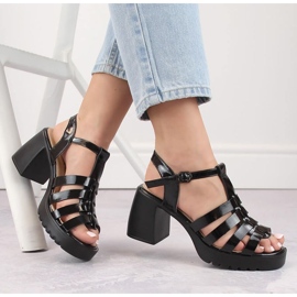 Vinceza W JAN277 black patent leather sandals 1