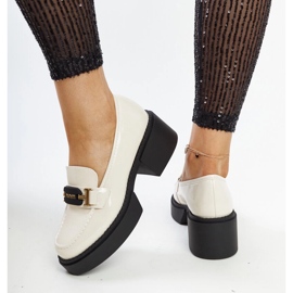 Beige patent high-heeled shoes from Vinceza 2