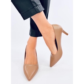 Greave Khaki low heel pumps beige 1