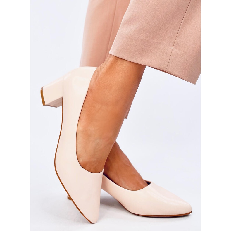 Crafts Apricot low-heeled pumps beige 2