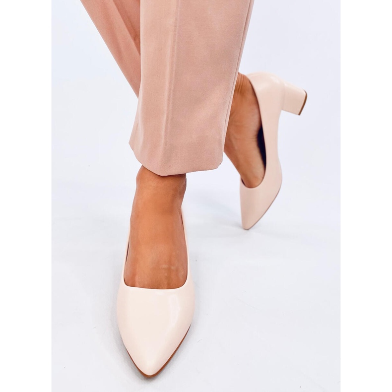Crafts Apricot low-heeled pumps beige 1