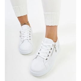 White sports shoes decorated with Chiusi perforation 2