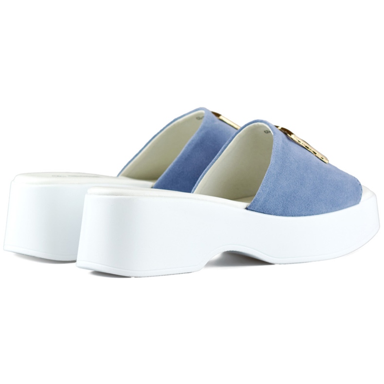 Blue jeans, elegant, comfortable flip-flops with a thick sole 1