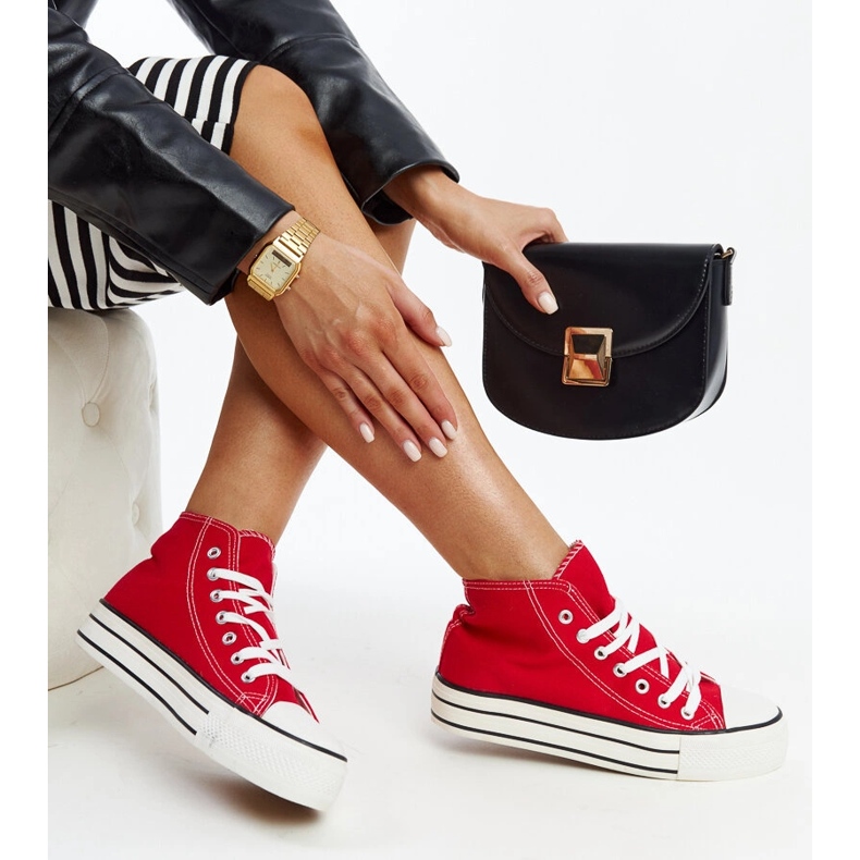 Red high-top sneakers with a thick sole from Bagy 1 Red high-top sneakers with a thick sole from Bagy 1